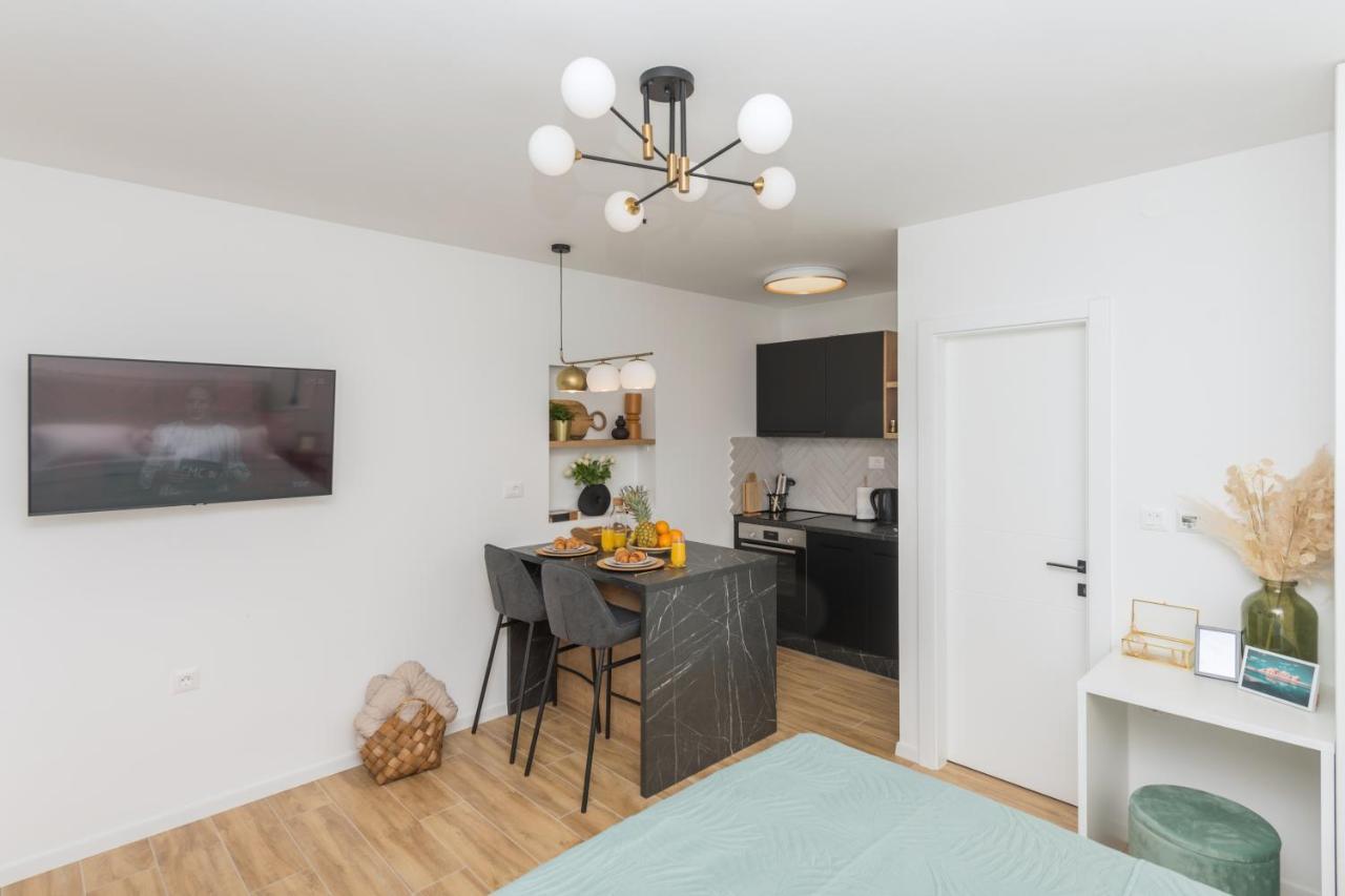 מאקרסקה Studio Apartment Bianco, Near Beach, Free Parking, Wi-Fi מראה חיצוני תמונה